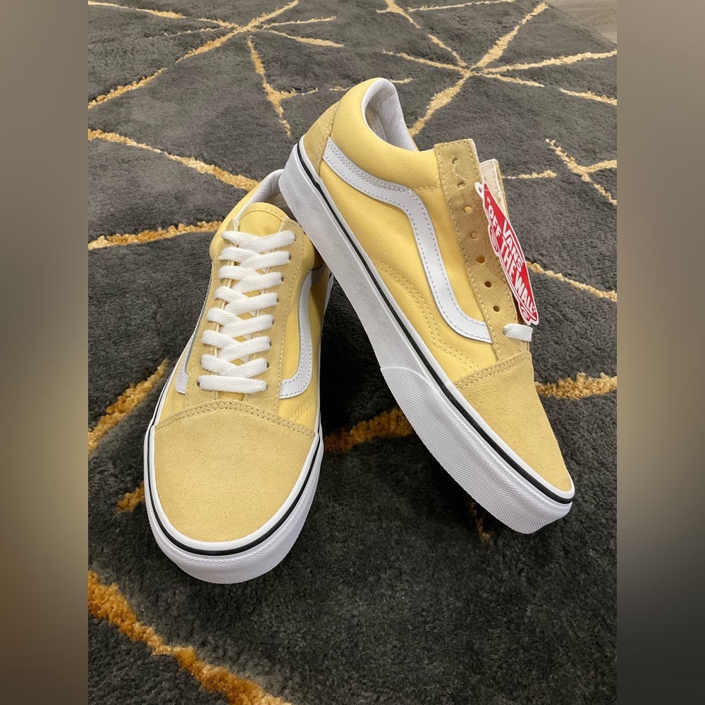 NEW!!! Vans Old Skool Shoes 8us women’s